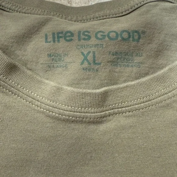 Life Is Good Men's Khaki Flag Tee - Picture 2 of 3